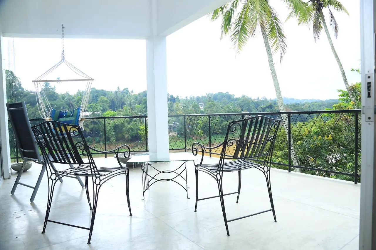 Riverside Suites Kandy 0*,