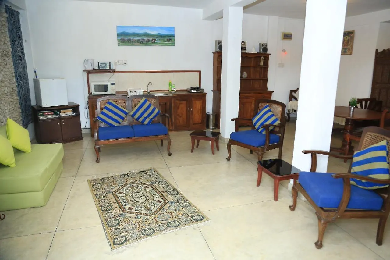 Riverside Suites Kandy Apartamento